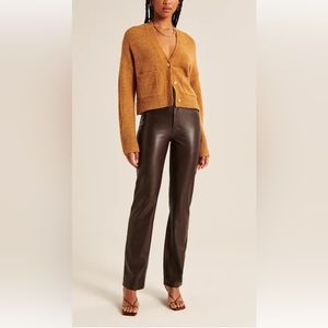 Abercrombie & Fitch 90s Straight Ultra High Rise in Vegan Leather